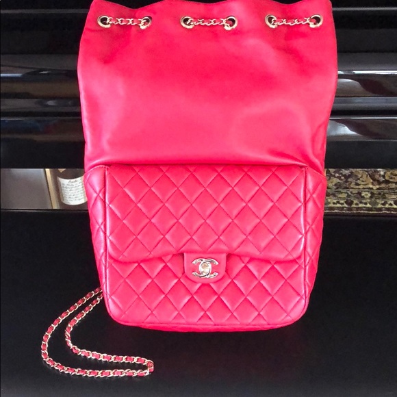 CHANEL Bag Red Classic Lambskin Backpack CC Chain - Picture 1 of 5